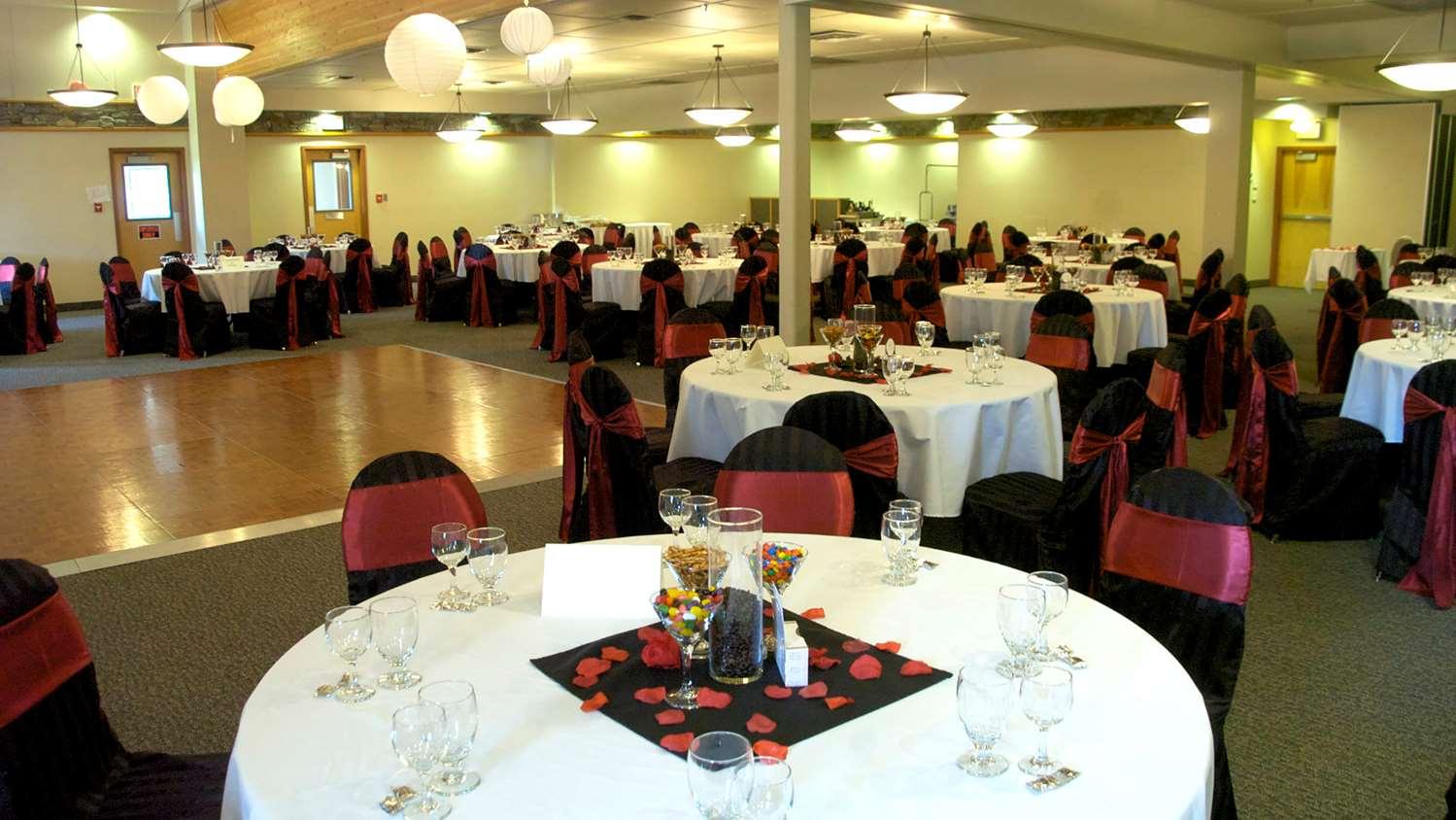 Prestige Hudson Bay Lodge & Conference Centre, Worldhotels Crafted Collection Smithers Bagian luar foto