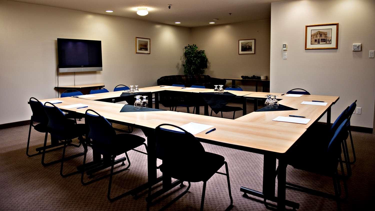 Prestige Hudson Bay Lodge & Conference Centre, Worldhotels Crafted Collection Smithers Bagian luar foto