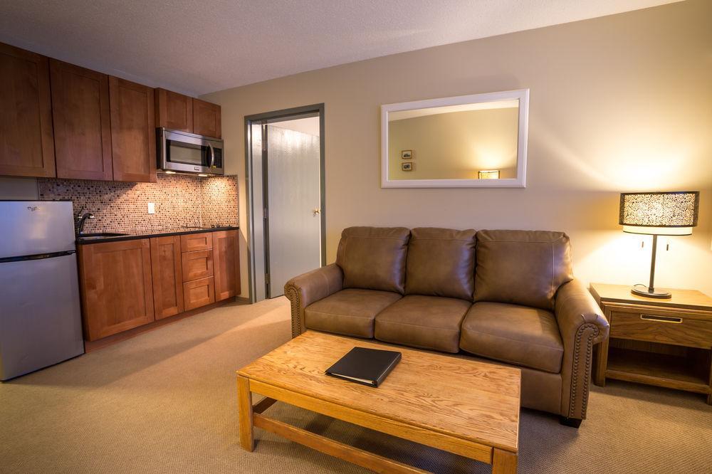 Prestige Hudson Bay Lodge & Conference Centre, Worldhotels Crafted Collection Smithers Bagian luar foto